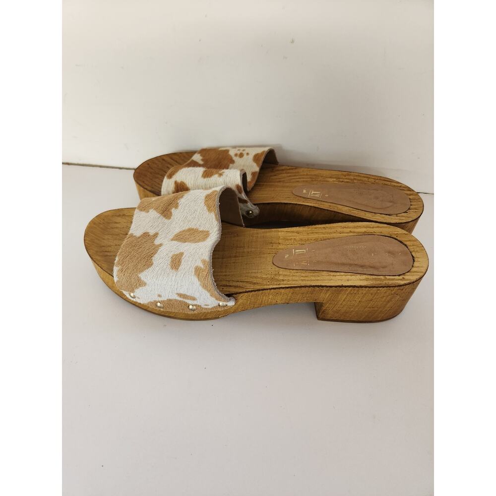Anthropologie Seychelles Good Spirits Heeled Open Toe Calf Cow Hair Clogs sz 8